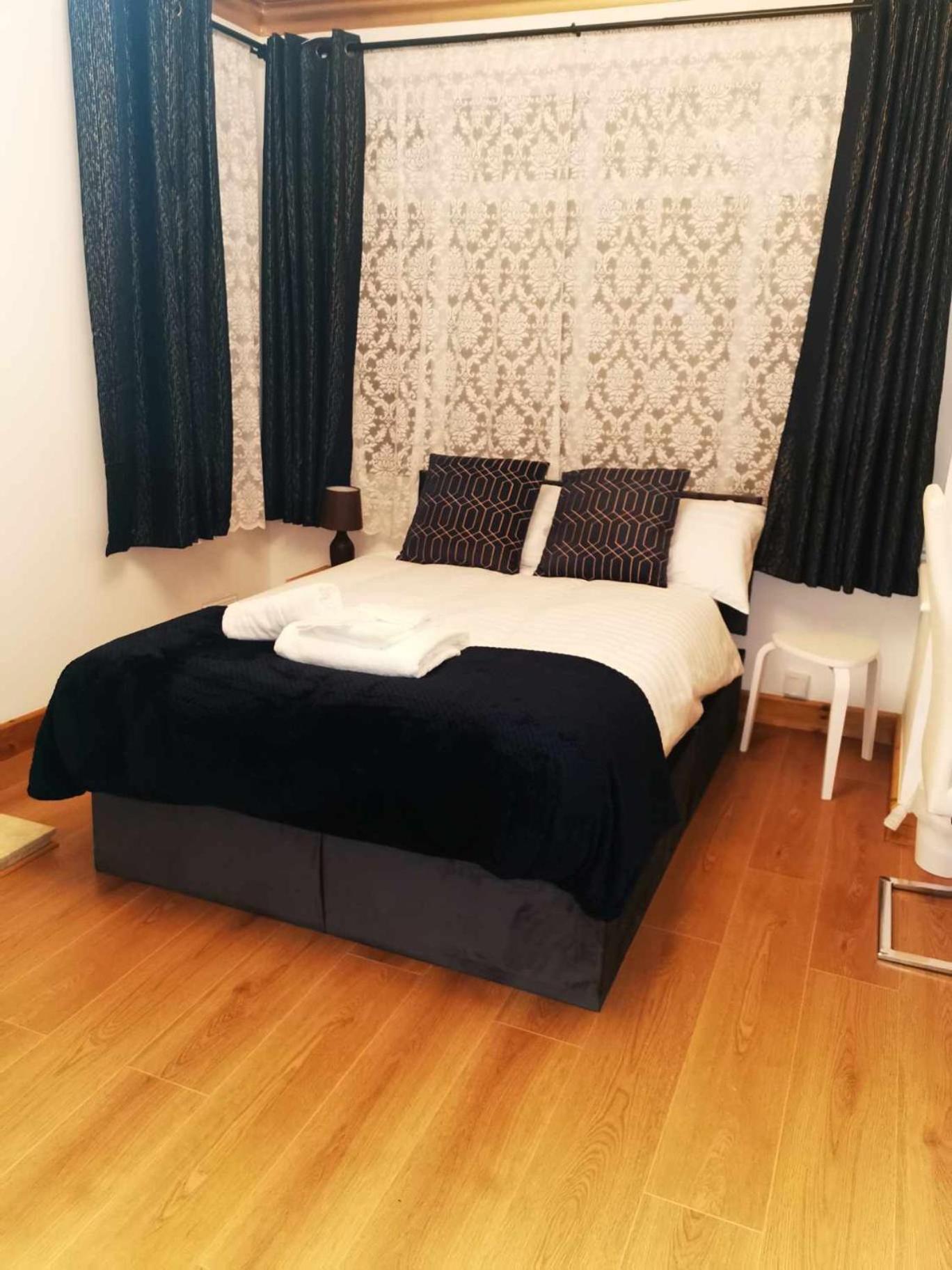 伍尔弗汉普顿 Uplands Grove Bungalow酒店 外观 照片