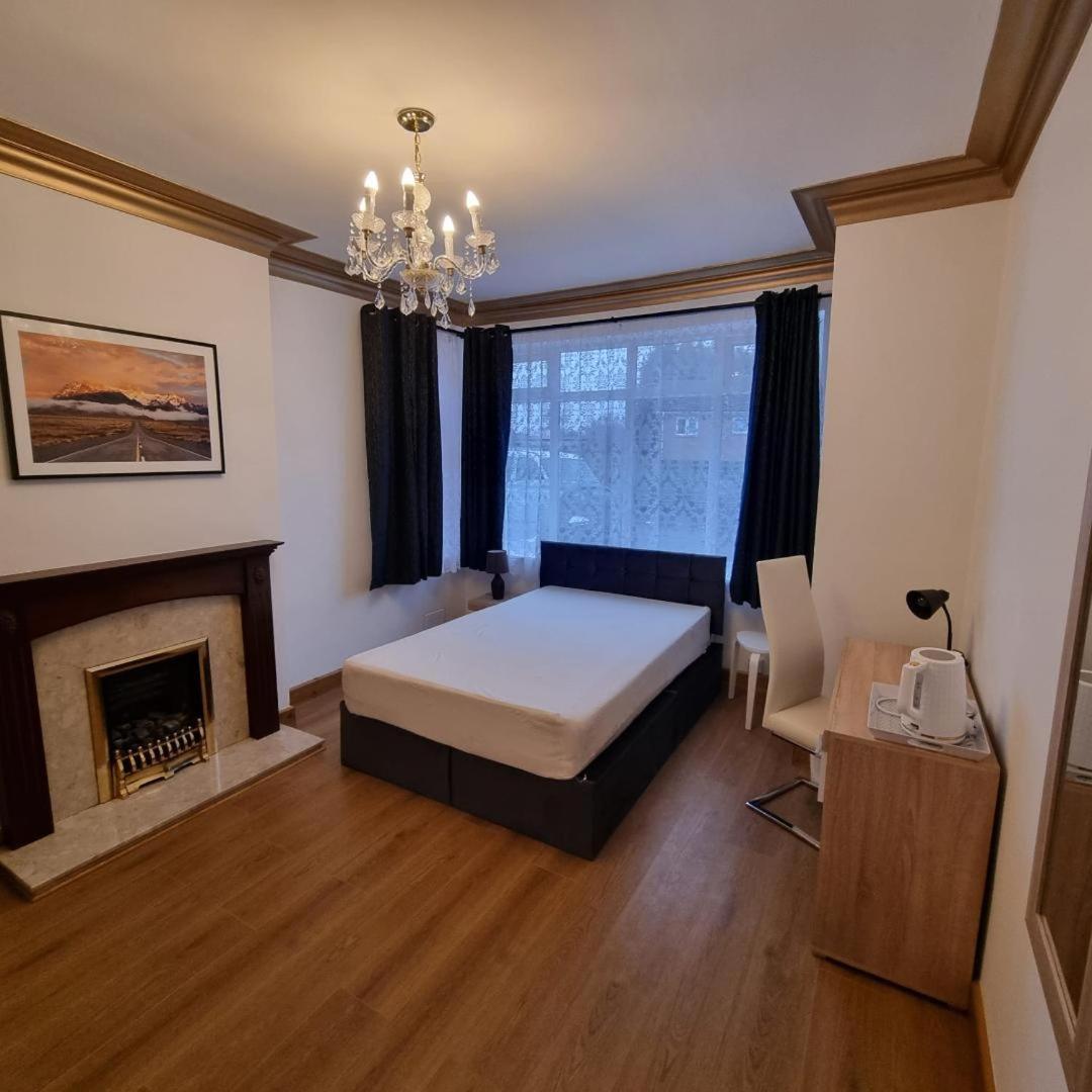 伍尔弗汉普顿 Uplands Grove Bungalow酒店 外观 照片