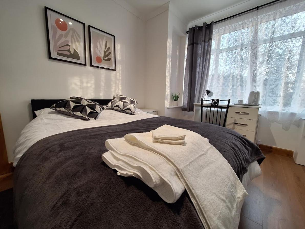 伍尔弗汉普顿 Uplands Grove Bungalow酒店 外观 照片