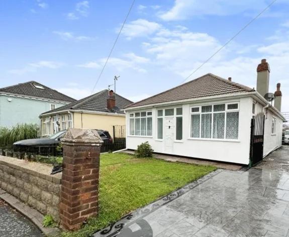 伍尔弗汉普顿 Uplands Grove Bungalow酒店 外观 照片