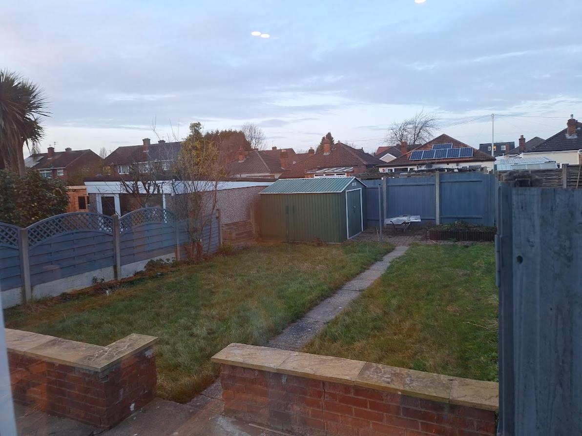 伍尔弗汉普顿 Uplands Grove Bungalow酒店 外观 照片
