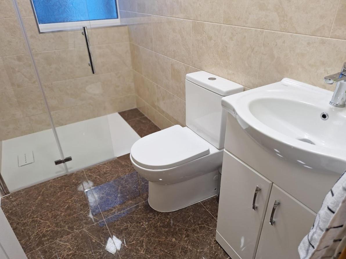 伍尔弗汉普顿 Uplands Grove Bungalow酒店 外观 照片