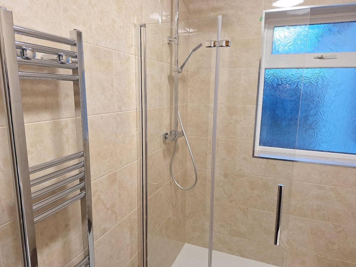伍尔弗汉普顿 Uplands Grove Bungalow酒店 外观 照片