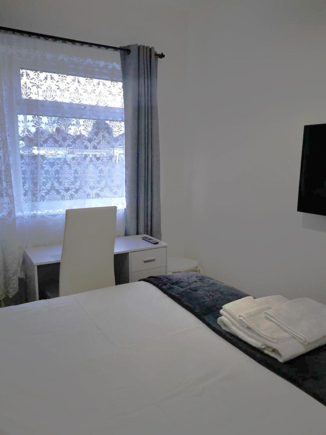 伍尔弗汉普顿 Uplands Grove Bungalow酒店 外观 照片